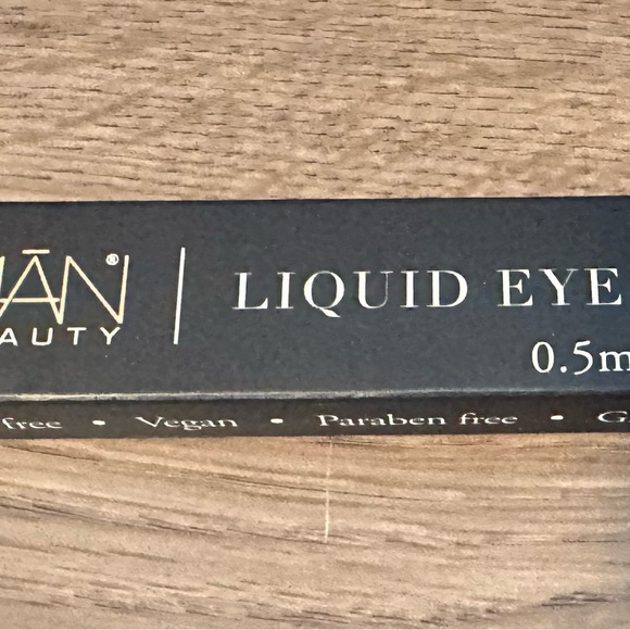 ELEMAN BEAUTYLiquid Eye Liner Black New In Box - Picture 3 of 5
